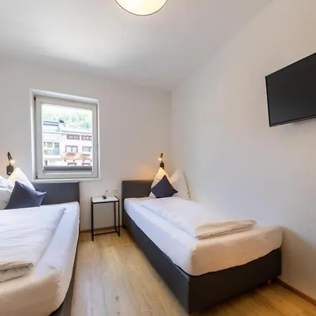 Haus Schnoell 3 *